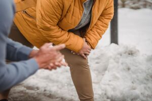 Arthritis symptoms and joint pain affecting movement